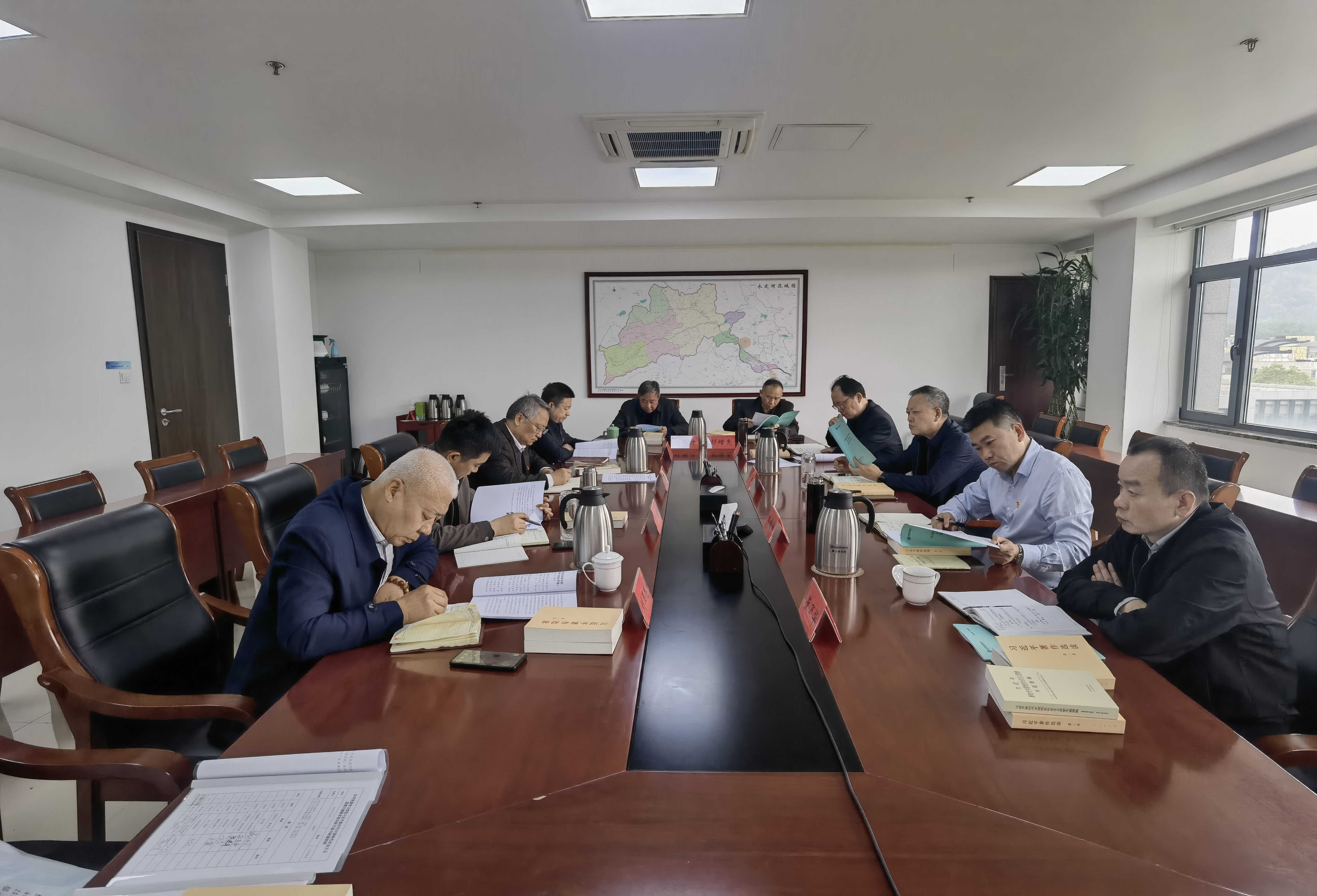 伟德国际1949官网流域公司学习贯彻习近平新时期中国特色社会主义思想主题教育辅导班子念书班开班 伟德国际1949官网流域公司学习贯彻习近平新时期中国特色社会主义思想主题教育辅导班子念书班开班
